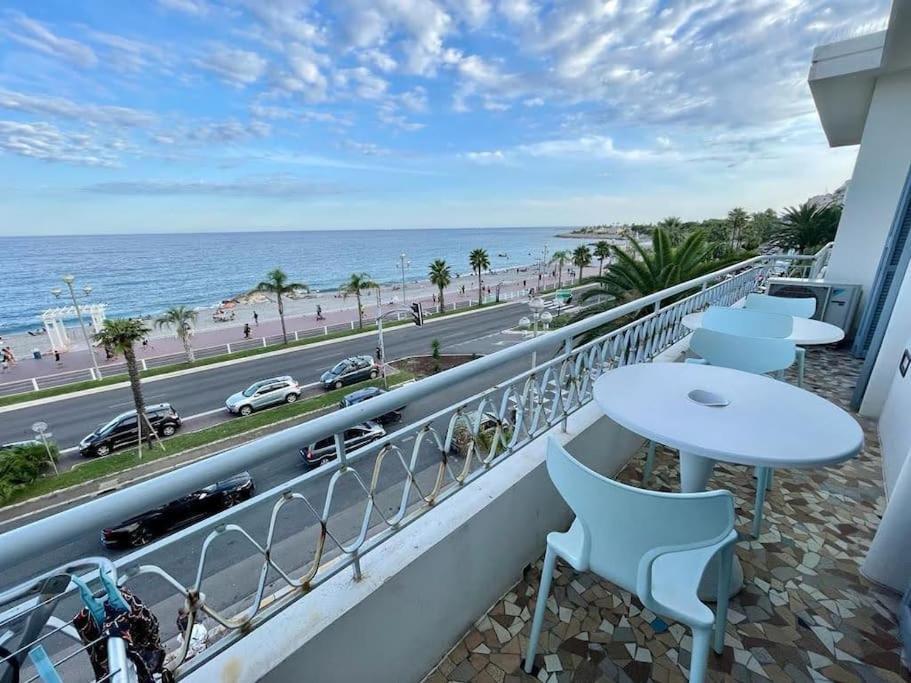 Beach Front, Superbe Appartement Pour 4 Personnes Nizza Exterior foto