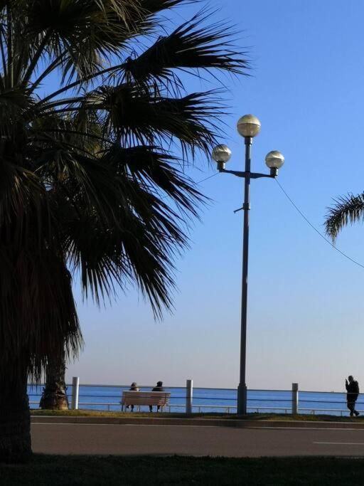 Beach Front, Superbe Appartement Pour 4 Personnes Nizza Exterior foto