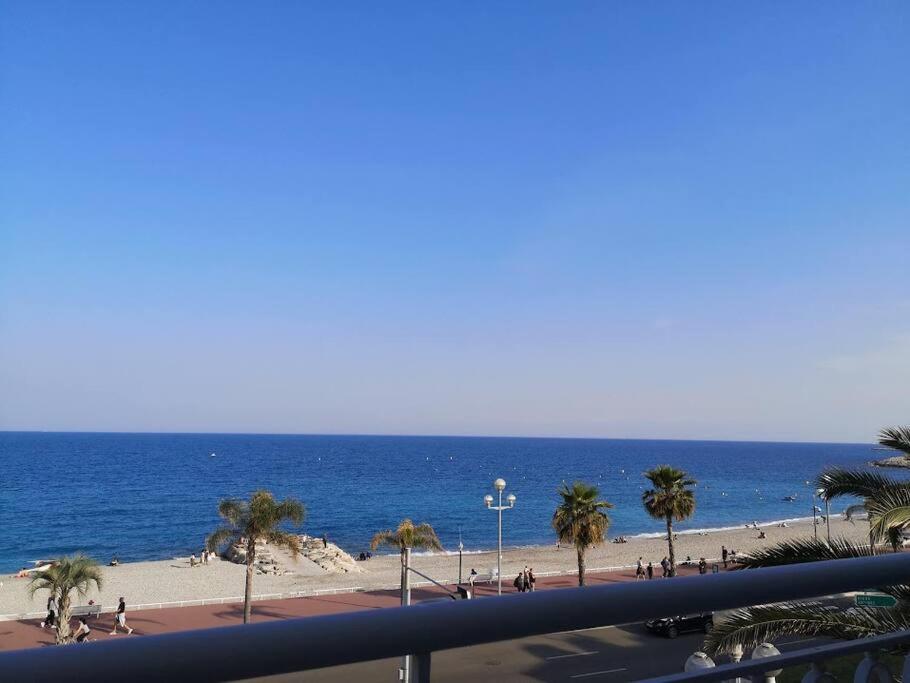 Beach Front, Superbe Appartement Pour 4 Personnes Nizza Exterior foto