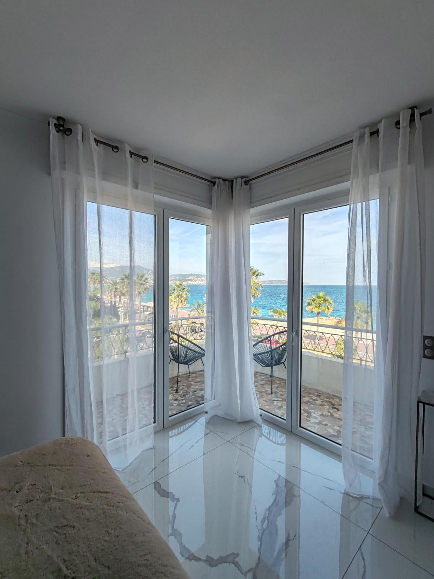 Beach Front, Superbe Appartement Pour 4 Personnes Nizza Exterior foto