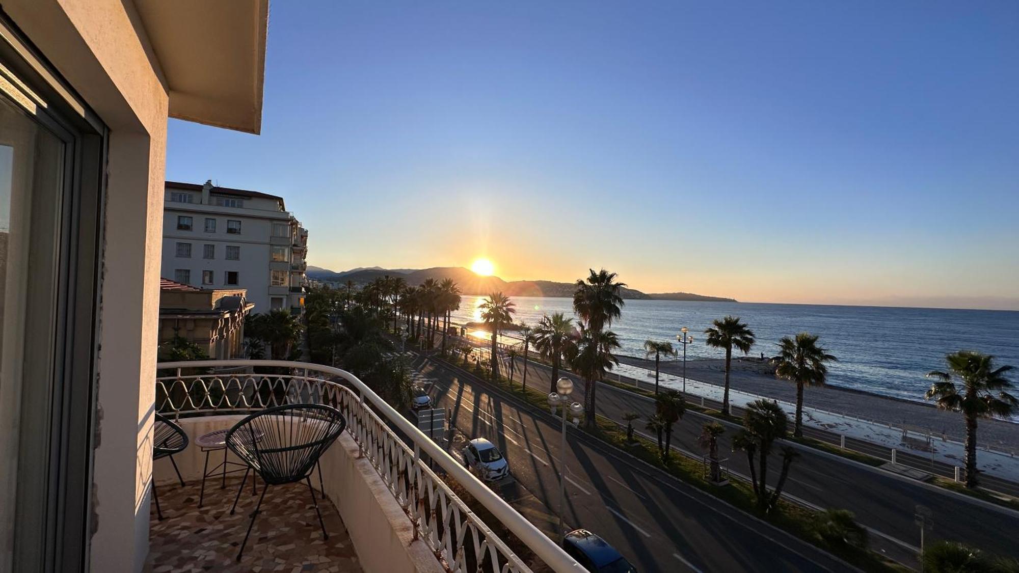 Beach Front, Superbe Appartement Pour 4 Personnes Nizza Exterior foto