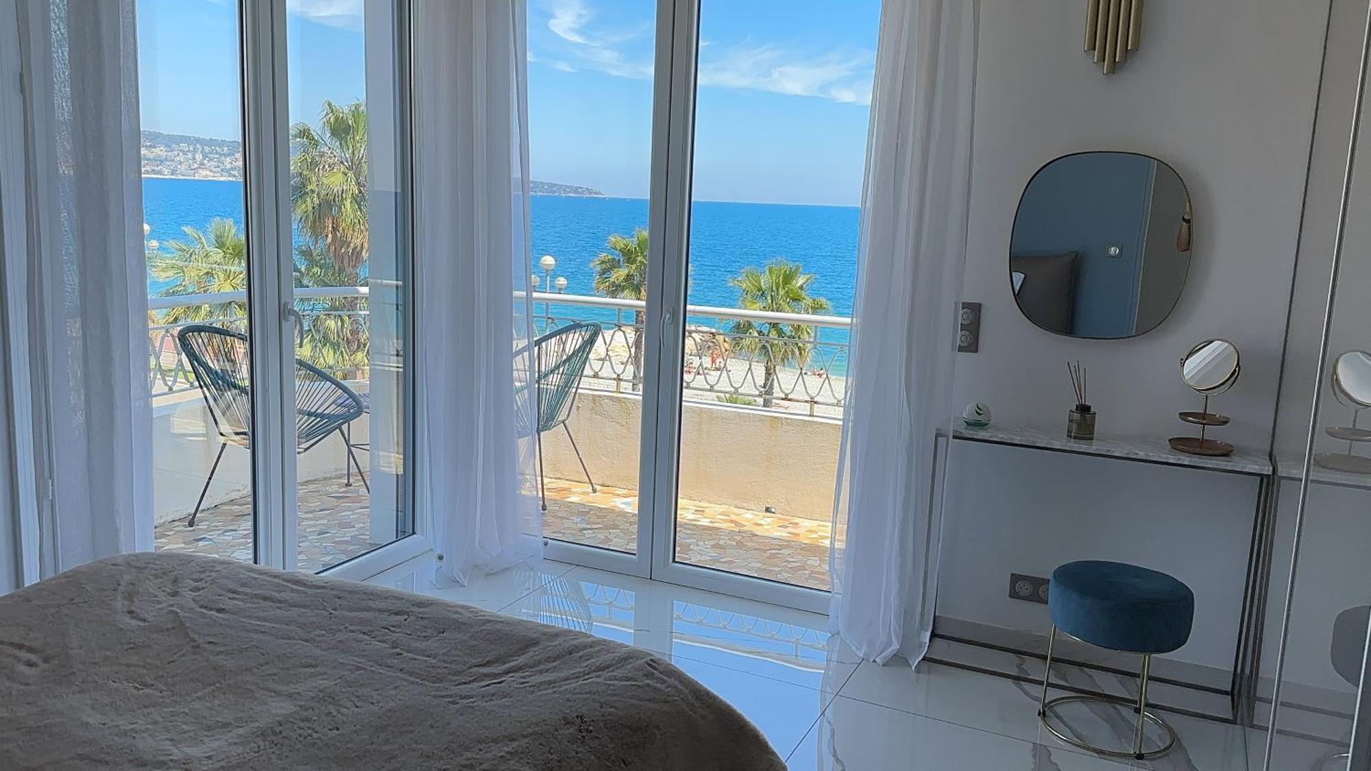 Beach Front, Superbe Appartement Pour 4 Personnes Nizza Exterior foto