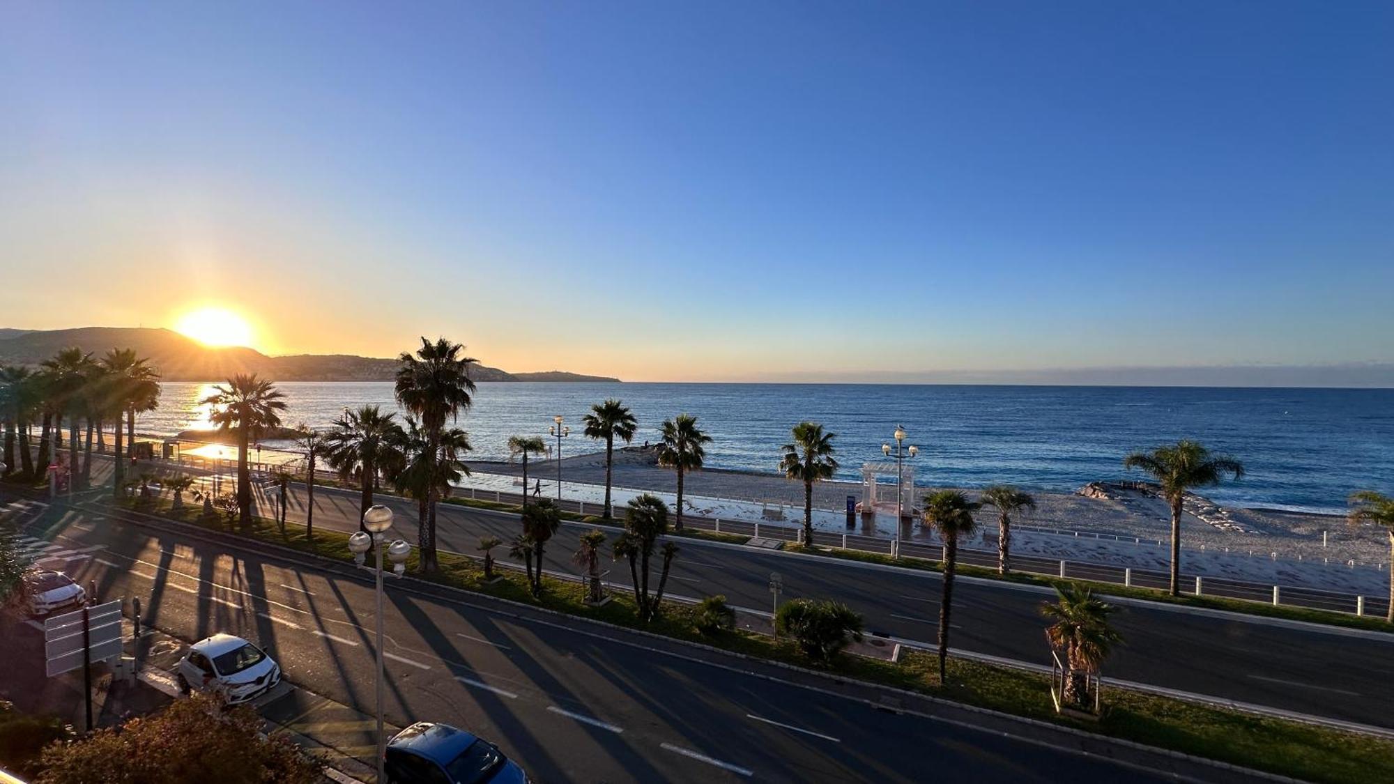 Beach Front, Superbe Appartement Pour 4 Personnes Nizza Exterior foto